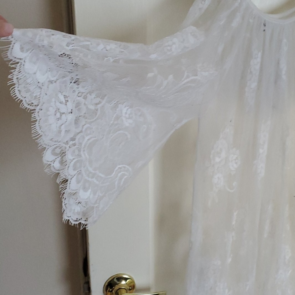 Lace cold shoulder - Picture 3 of 4